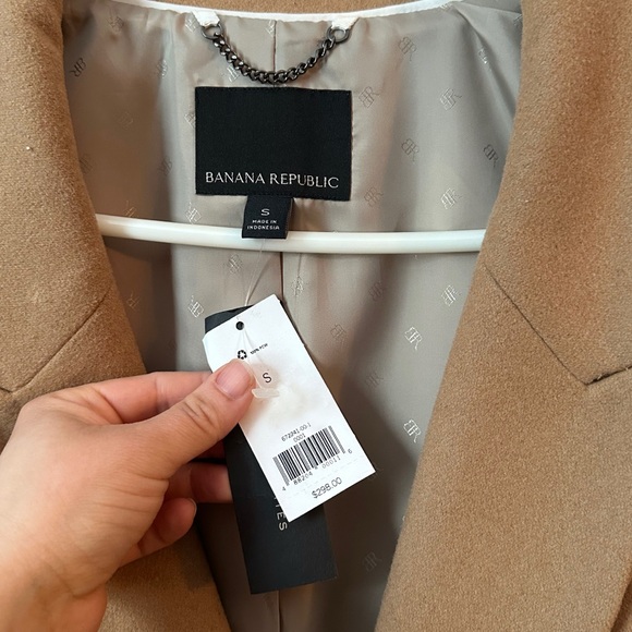 Banana Republic Women’s Camel Double-Breasted Pea Coat - Picture 3 of 3